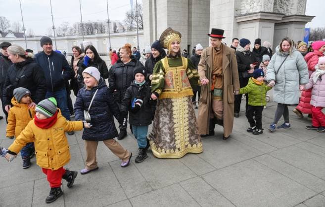 RUSSIA EXPO. Maslenitsa Week 8642728 17.03.2024 The International RUSSIA EXPO Forum and Exhibition. Maslenitsa festivities. Ilya Pitalev host photo agency: RIA Novosti Moscow Russia  Copyright: xIlyaxPitalevx