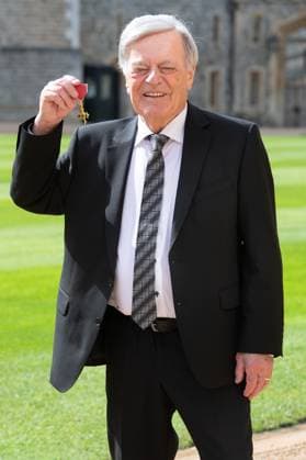 . 20 03 2024. Windsor, United Kingdom. Radio broadcaster Tony Blackburn with his OBE after an Investiture at Windsor Castle, United Kingdom.  xPoolx xi-Imagesx IIM-25077-0004