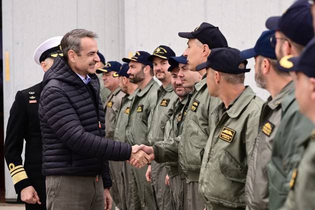 News Themen der Woche KW12 News Bilder des Tages Prime Minister of Greece Kyriakos Mitsotakis is attending and speak at the event for the delivery of three new Romeo MH-60R Seahawk helicopters for the Navy, at Kotroniou Air Base, Greece, 20 March 2024. IMAGO ONE INCH PRODUCTIONS Greece Copyright: xOnexInchxProductionsx 6159799