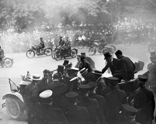 CHARLES A. LINDBERGH (1902-1974). American aviator. Reception in Brooklyn, New York, June 1927, after his successful transatlantic flight.  Copyright: xGRANGERx xGRANGERx 0044772