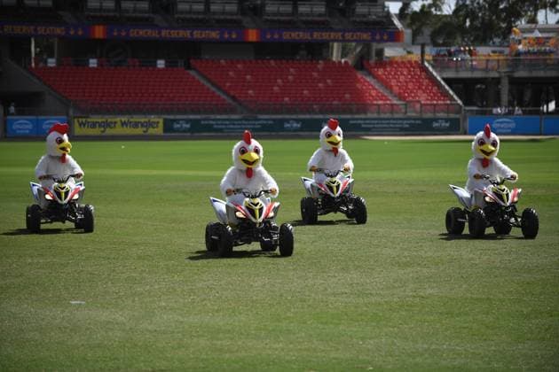 News Themen der Woche KW12 News Bilder des Tages News Bilder des Tages 2024 SYDNEY ROYAL EASTER SHOW PREVIEW, People wearing chicken suits drive quad bikes as part of ?Chicken Run? during a media preview of the 2024 Sydney Royal Easter Show at Sydney Showground in Sydney, Thursday, March 21, 2024. ( NO ARCHIVING, EDITORIAL USE ONLY, NO USE IN BOOKS WITHOUT CONSENT SYDNEY NEW SOUTH WALES AUSTRALIA  Copyright: xSTEVENxSAPHOREx 20240321001920501073