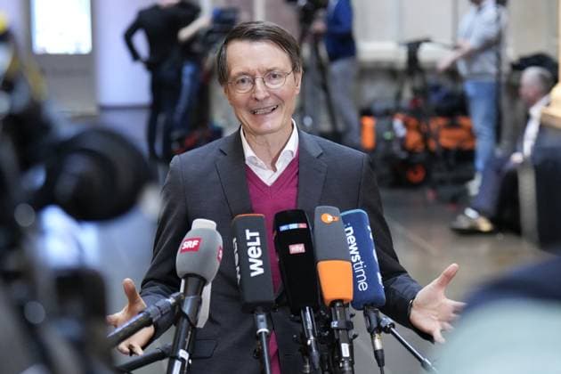 News Themen der Woche KW12 News Bilder des Tages 1042 Sitzung des Bundesrates, Karl Lauterbach, Bundesminister für Gesundheit 1042 Sitzung des Bundesrates in Berlin, Karl Lauterbach, Bundesminister für Gesundheit Berlin Berlin GER *** 1042 Meeting of the Bundesrat, Karl Lauterbach, Federal Minister of Health 1042 Meeting of the Bundesrat in Berlin, Karl Lauterbach, Federal Minister of Health Berlin Berlin GER