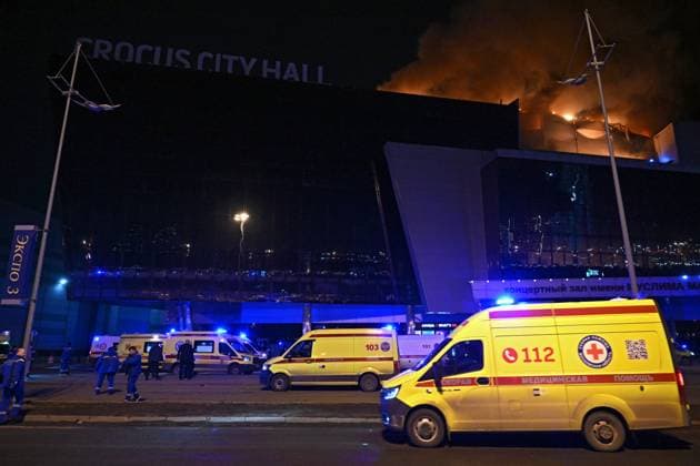Russia Concert Shooting 8647696 22.03.2024 Emergency vehicles are seen near the Crocus City Hall concert venue following a reported shooting incident, near Moscow, Russia. Several gunmen in combat fatigues burst into a concert hall on March 22 and fired automatic weapons at the crowd, injuring an unspecified number of people. Maksim Blinov Sputnik Moscow Russia  Copyright: xMaksimxBlinovx