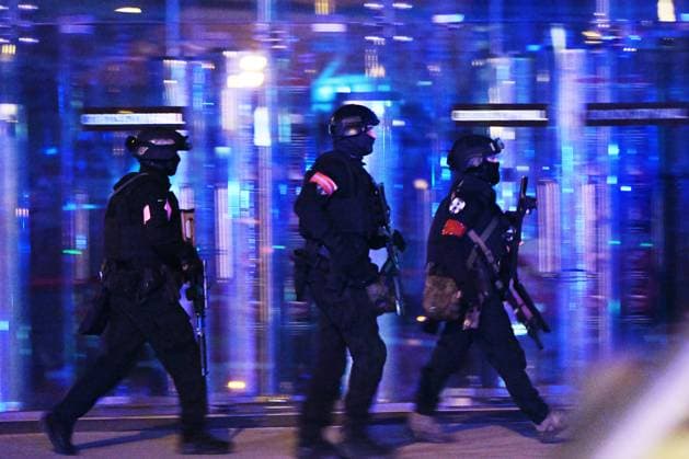 Russia Concert Shooting 8647722 22.03.2024 Law enforcement officers are seen near the Crocus City Hall concert venue following a reported shooting incident, near Moscow, Russia. Several gunmen in combat fatigues burst into a concert hall on March 22 and fired automatic weapons at the crowd, injuring an unspecified number of people. Maksim Blinov Sputnik Moscow region Russia  Copyright: xMaksimxBlinovx