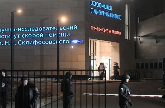 Russia Terrorist Attack 8647817 22.03.2024 A view shows the entrance to the emergency of the Sklifosovsky Federal Research Institute of Emergency Medicine in Moscow, Russia. On March 22, a shooting occurred in the Crocus City Hall concert venue in Moscow. The Russian Federal Security Service (FSB) said that there are people dead and injured as a result of the attack. A massive fire has also broken out at the venue. Mikhail Voskresenskiy Sputnik Moscow Russia  Copyright: xMikhailxVoskresenskiyx