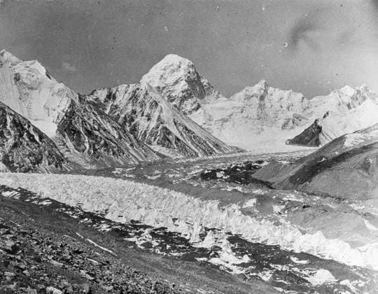 MOUNT EVEREST, 1924. Mount Everest, with ice formations in foreground. Photographed in 1924.  Copyright: xGRANGERx xGRANGERx 0067073