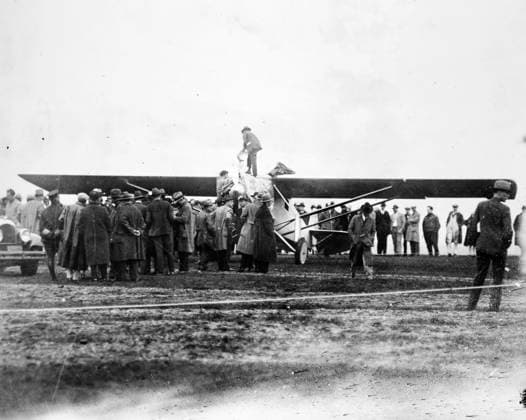 CHARLES A. LINDBERGH (1902-1974). American aviator. The last moments of fueling the Spirit of St. Louis for takeoff from Roosevelt Airfield, Long Island, 20 May 1927.  Copyright: xGRANGERx xGRANGERx 0069737
