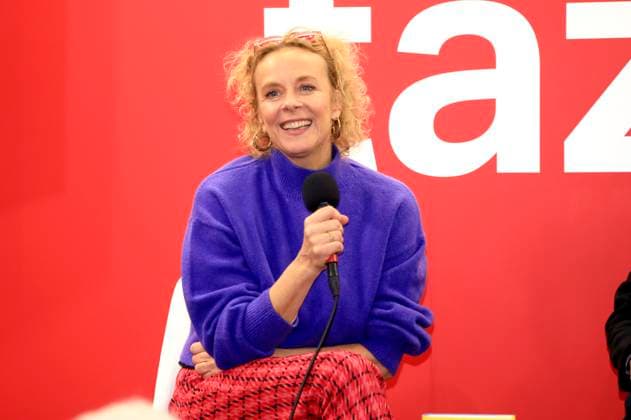 Katja Riemann in conversation about her book Zeit der Zäune at the taz stand at the Leipzig Book Fair 2024 on the Leipzig exhibition grounds, 22 03 2024 Foto:xM.xWehnertx xFuturexImagex riemann_buchmesse_4387