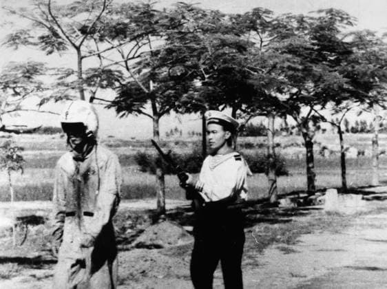 VIETNAM: CAPTURED PILOT. Lieutenant Everett Alvarez, photographed after being captured in the first American bombing mission over North Vietnam, 5 August 1964.  Copyright: xGRANGERx xGRANGERx 0102389