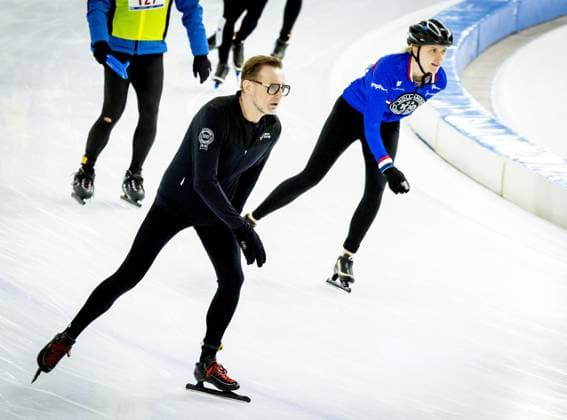 HEERENVEEN - Prince Bernhard on the Thialf ice rink during the kick-off of De Hollandse 100. The duathlon is held annually to raise money for research into the nature and treatment of lymphoma. ANP KOEN VAN WEEL netherlands out - belgium out  Copyright: xx x494439924x originalFilename: 494439924.jpg