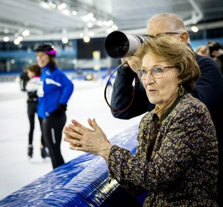 HEERENVEEN - Pieter van Vollenhoven and Princess Margriet on the Thialf ice rink during the kick-off of De Hollandse 100. The duathlon is held annually to raise money for research into the nature and treatment of lymphoma. ANP KOEN VAN WEEL netherlands out - belgium out  Copyright: xx x494442454x originalFilename: 494442454.jpg