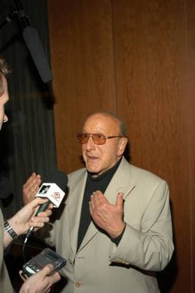 VELVET REVOLVER PARTY NY CLIVE DAVIS AT THE VELVET REVOLVER PARTY. GANESVOORT HOTEL. NEW YORK CITY. 26 MAY 2004. PICTURES , Credit:Kristin Callahan Avalon 0537465423