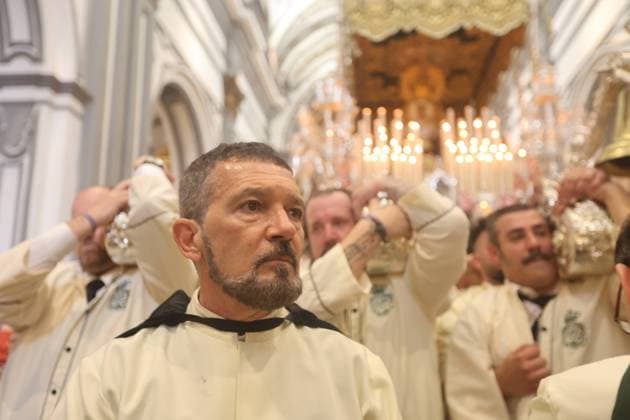 Bilder des Jahres 2024, Entertainment 03 März Entertainment Themen der Woche KW12 Entertainment Bilder des Tages Actors Antonio Banderas and Nicole Kimpel at the show Lagrimas y favores during the Palm Sunday in Malaga. March 24 2024 Cordon Press 
