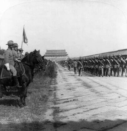 CHINA: BOXER REBELLION. The 6th U.S. Cavalry honoring Count Waldersee on his arrival, between the Chien-men and Ta-ching-men Gates, Beijing, China. Photograph c1901.  Copyright: xGRANGERx xGRANGERx 0116698