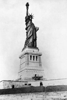 STATUE OF LIBERTY, c1890. The newly inaugurated statue on Bedloe Island in New York Harbor, c1885-1890.  Copyright: xGRANGERx xGRANGERx 0125176