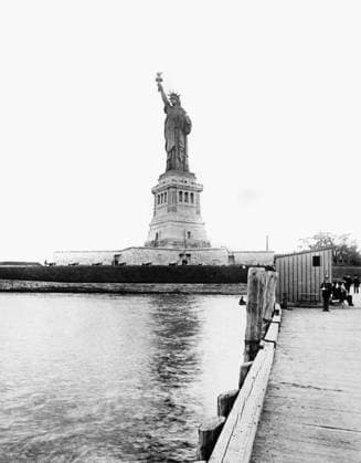 STATUE OF LIBERTY, c1890. The recently inaugurated Statue of Liberty in New York Harbor photographed from the pier on Bedloe Island, 1885-1890.  Copyright: xGRANGERx xGRANGERx 0125186