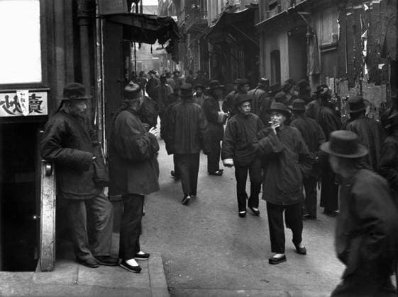 SAN FRANCISCO: CHINATOWN. The Street of the Gamblers (by day), in San Francisco s Chinatown. Photograph by Arnold Genthe, c1900.  Copyright: xGRANGERx xGRANGERx 0130090