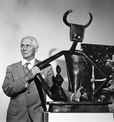 MAX ERNST (1891-1976). German painter and sculptor. Photographed at the Museum of Modern Art in New York City in 1961, with his bronze sculpture The King Playing with the Queen.  Copyright: xGRANGERx xGRANGERx 0170132