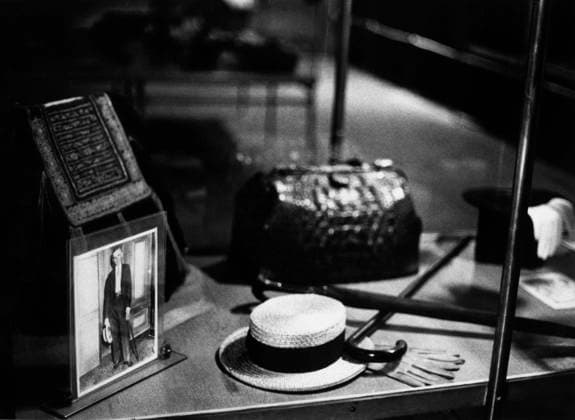NIKOLA TESLA (1856-1943). American electrician, physicist, and inventor. Born in Croatia, of Serbian parents. Display of mementos belonging to Tesla.  Copyright: xGRANGERx xGRANGERx 0175795