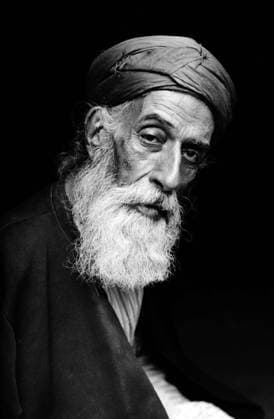 Palestine: Yitzhaq ben Amram ben Shalma ben Tabia, Samaritan high priest, Nablus, c. 1920 Palestine (Arabic: ÙÙ Ø³Ø·ÙäÙÜŽ Filasá¹­Ä«n, Falasá¹­Ä«n, Filisá¹­Ä«n; Greek: Î Î±Î»Î±Î¹ÏƒÏ Î¯Î½Î·, PalaistinÄ ; Latin: Palaestina; Hebrew: ×¤×œ× ×ª×™× × Palestina) is a n ame given to the geographic region between the Mediterranean Sea and the Jordan River. The region is also known as the Land of Israel (Hebrew: ××¨×¥Ö¾×™× ×¨××œ Eretz-Yisra el), the Holy Land and the Southern Levant.<br ><br > In 1832 Palestine was conquered by Muhammad Ali s Egypt, but in 1840 Britain intervened and returned control of the Levant to the Ottomans in return for further capitulations. The end of the 19th century saw the beginning of Zionist immigration and the Re Copyright: xxPicturesxFromxHistoryx