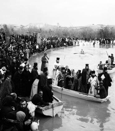 Palestine: Palestinian Christians celebrate the Epiphany at the River Jordan, c. 1910 Palestine (Arabic: ÙÙ Ø³Ø·ÙäÙÜŽ Filasá¹­Ä«n, Falasá¹­Ä«n, Filisá¹­Ä«n; Greek: Î Î±Î»Î±Î¹ÏƒÏ Î¯Î½Î·, PalaistinÄ ; Latin: Palaestina; Hebrew: ×¤×œ× ×ª×™× × Palestina) is a n ame given to the geographic region between the Mediterranean Sea and the Jordan River. The region is also known as the Land of Israel (Hebrew: ××¨×¥Ö¾×™× ×¨××œ Eretz-Yisra el), the Holy Land and the Southern Levant.<br ><br > In 1832 Palestine was conquered by Muhammad Ali s Egypt, but in 1840 Britain intervened and returned control of the Levant to the Ottomans in return for further capitulations. The end of the 19th century saw the beginning of Zionist immigration and the Reviva Copyright: xxPicturesxFromxHistoryx