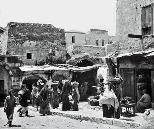 Palestine: The vicinity of Damascus Gate, c. 1905 Palestine (Arabic: ÙÙ Ø³Ø·ÙäÙÜŽ Filasá¹­Ä«n, Falasá¹­Ä«n, Filisá¹­Ä«n; Greek: Î Î±Î»Î±Î¹ÏƒÏ Î¯Î½Î·, PalaistinÄ ; Latin: Palaestina; Hebrew: ×¤×œ× ×ª×™× × Palestina) is a n ame given to the geographic region between the Mediterranean Sea and the Jordan River. The region is also known as the Land of Israel (Hebrew: ××¨×¥Ö¾×™× ×¨××œ Eretz-Yisra el), the Holy Land and the Southern Levant.<br ><br > In 1832 Palestine was conquered by Muhammad Ali s Egypt, but in 1840 Britain intervened and returned control of the Levant to the Ottomans in return for further capitulations. The end of the 19th century saw the beginning of Zionist immigration and the Revival of the Hebrew language. The moveme Copyright: xxPicturesxFromxHistoryx