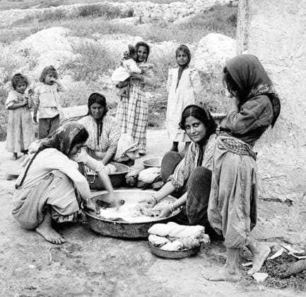 Palestine: Palestinian women washing clothes, Nazareth, c. 1910 Palestine (Arabic: ÙÙ Ø³Ø·ÙäÙÜŽ Filasá¹­Ä«n, Falasá¹­Ä«n, Filisá¹­Ä«n; Greek: Î Î±Î»Î±Î¹ÏƒÏ Î¯Î½Î·, PalaistinÄ ; Latin: Palaestina; Hebrew: ×¤×œ× ×ª×™× × Palestina) is a n ame given to the geographic region between the Mediterranean Sea and the Jordan River. The region is also known as the Land of Israel (Hebrew: ××¨×¥Ö¾×™× ×¨××œ Eretz-Yisra el), the Holy Land and the Southern Levant.<br ><br > In 1832 Palestine was conquered by Muhammad Ali s Egypt, but in 1840 Britain intervened and returned control of the Levant to the Ottomans in return for further capitulations. The end of the 19th century saw the beginning of Zionist immigration and the Revival of the Hebrew langua Copyright: xxPicturesxFromxHistoryx