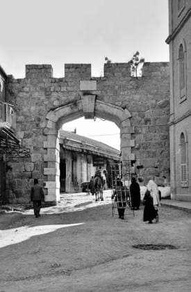 Palestine: New Gate, Jerusalem, c. 1910 Palestine (Arabic: ÙÙ Ø³Ø·ÙäÙÜŽ Filasá¹­Ä«n, Falasá¹­Ä«n, Filisá¹­Ä«n; Greek: Î Î±Î»Î±Î¹ÏƒÏ Î¯Î½Î·, PalaistinÄ ; Latin: Palaestina; Hebrew: ×¤×œ× ×ª×™× × Palestina) is a n ame given to the geographic region between the Mediterranean Sea and the Jordan River. The region is also known as the Land of Israel (Hebrew: ××¨×¥Ö¾×™× ×¨××œ Eretz-Yisra el), the Holy Land and the Southern Levant.<br ><br > In 1832 Palestine was conquered by Muhammad Ali s Egypt, but in 1840 Britain intervened and returned control of the Levant to the Ottomans in return for further capitulations. The end of the 19th century saw the beginning of Zionist immigration and the Revival of the Hebrew language. The movement was pub Copyright: xxPicturesxFromxHistoryx