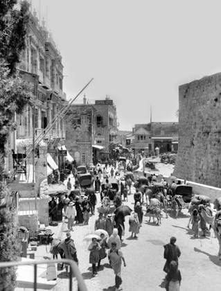 Palestine:A crowd of Palestinian pedestrians inside Jerusalem s Jaffa Gate looking east, c. 1910 Palestine (Arabic: ÙÙ Ø³Ø·ÙäÙÜŽ Filasá¹­Ä«n, Falasá¹­Ä«n, Filisá¹­Ä«n; Greek: Î Î±Î»Î±Î¹ÏƒÏ Î¯Î½Î·, PalaistinÄ ; Latin: Palaestina; Hebrew: ×¤×œ× ×ª×™× × Palestina) is a n ame given to the geographic region between the Mediterranean Sea and the Jordan River. The region is also known as the Land of Israel (Hebrew: ××¨×¥Ö¾×™× ×¨××œ Eretz-Yisra el), the Holy Land and the Southern Levant.<br ><br > In 1832 Palestine was conquered by Muhammad Ali s Egypt, but in 1840 Britain intervened and returned control of the Levant to the Ottomans in return for further capitulations. The end of the 19th century saw the beginning of Zionist immigration and Copyright: xxPicturesxFromxHistoryx