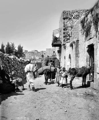 Palestine: Heavily-laden donkeys on a Ramallah Street, c. 1910 Palestine (Arabic: ÙÙ Ø³Ø·ÙäÙÜŽ Filasá¹­Ä«n, Falasá¹­Ä«n, Filisá¹­Ä«n; Greek: Î Î±Î»Î±Î¹ÏƒÏ Î¯Î½Î·, PalaistinÄ ; Latin: Palaestina; Hebrew: ×¤×œ× ×ª×™× × Palestina) is a n ame given to the geographic region between the Mediterranean Sea and the Jordan River. The region is also known as the Land of Israel (Hebrew: ××¨×¥Ö¾×™× ×¨××œ Eretz-Yisra el), the Holy Land and the Southern Levant.<br ><br > In 1832 Palestine was conquered by Muhammad Ali s Egypt, but in 1840 Britain intervened and returned control of the Levant to the Ottomans in return for further capitulations. The end of the 19th century saw the beginning of Zionist immigration and the Revival of the Hebrew languag Copyright: xxPicturesxFromxHistoryx