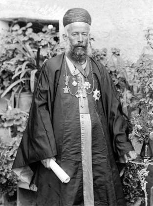 Palestine: A Maronite Christian bishop, Jersualem, c. 1910 Palestine (Arabic: ÙÙ Ø³Ø·ÙäÙÜŽ Filasá¹­Ä«n, Falasá¹­Ä«n, Filisá¹­Ä«n; Greek: Î Î±Î»Î±Î¹ÏƒÏ Î¯Î½Î·, PalaistinÄ ; Latin: Palaestina; Hebrew: ×¤×œ× ×ª×™× × Palestina) is a n ame given to the geographic region between the Mediterranean Sea and the Jordan River. The region is also known as the Land of Israel (Hebrew: ××¨×¥Ö¾×™× ×¨××œ Eretz-Yisra el), the Holy Land and the Southern Levant.<br ><br > In 1832 Palestine was conquered by Muhammad Ali s Egypt, but in 1840 Britain intervened and returned control of the Levant to the Ottomans in return for further capitulations. The end of the 19th century saw the beginning of Zionist immigration and the Revival of the Hebrew language. T Copyright: xxPicturesxFromxHistoryx