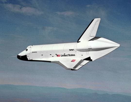 SPACE SHUTTLE ENTERPRISE. The Space Shuttle Enterprise flying free during Approach and Landing Tests over California. Photograph, 1977.  Copyright: xGRANGERx xGRANGERx 0266950