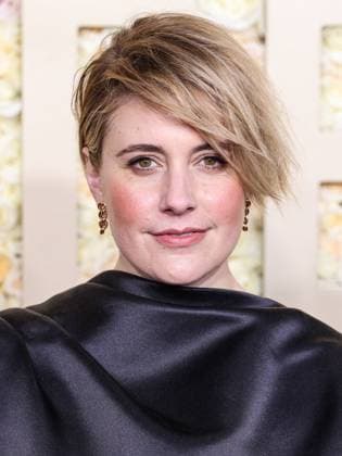 81st Annual Golden Globe Awards BEVERLY HILLS, LOS ANGELES, CALIFORNIA, USA - JANUARY 07: Greta Gerwig wearing a FENDI Couture dress, Jimmy Choo shoes, and Pomellato jewelry arrives at the 81st Annual Golden Globe Awards held at The Beverly Hilton Hotel on January 7, 2024 in Beverly Hills, Los Angeles, California, United States., Credit:Xavier Collin Avalon United States, California, Beverly Hills, The Beverly Hilton Hotel  Copyright: xXavierxCollinx xAvalonx 0835210295