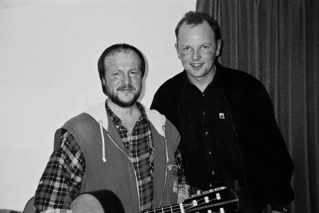 RECORD DATE NOT STATED Musician Fredl Fesl in a Mixage interview with Manfred Segerer in Neutraubling ca 1994 Alfred Raimund Fredl Fesl, born on July 7, 1947 in Grafenau, is a Lower Bavarian musician and singer who is considered the inventor of Bavarian musical cabaret