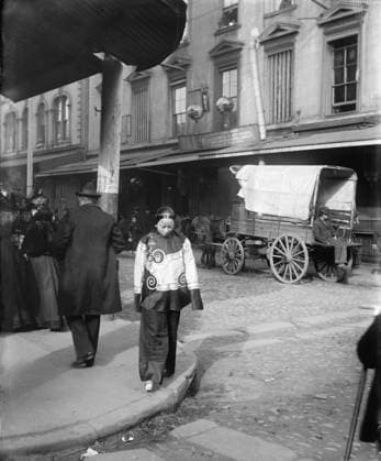 SAN FRANCISCO: CHINATOWN. Slave girl in holiday attire, San Francisco, California. Photograph by Arnold Genthe, c1900.  Copyright: xGRANGERx xGRANGERx 0409496