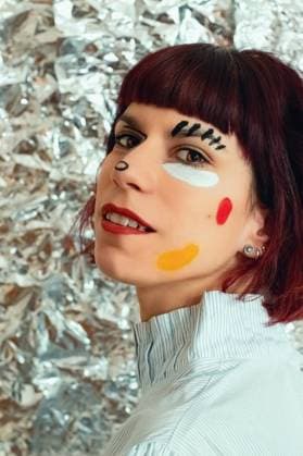 Creative Highlights Symbolbilder young brunette girl with colorful make up Venice, Veneto, Italy R_CTPK240325-1377774-01 ,model released, Symbolfoto