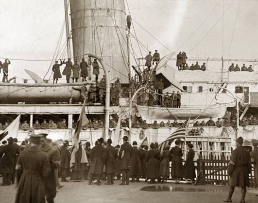 WWI: HOMECOMING, 1919. Troops of the 369th and 370th Infantry Regiments arriving home in New York City. Photograph, February 1919.  Copyright: xGRANGERx xGRANGERx 0528295