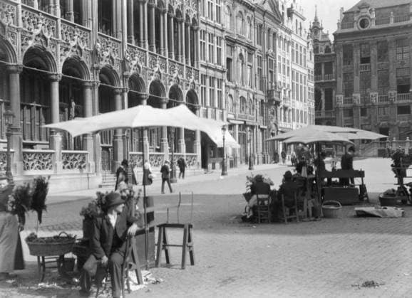 BRUSSELS: MARKET, c1910. Street vendors in Grote Markt, the central square in Brussels, Belgium. Photograph by Arnold Genthe, c1910.  Copyright: xGRANGERx xGRANGERx 0528401