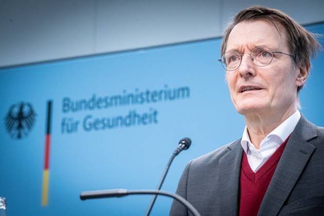 News Themen der Woche KW13 News Bilder des Tages Bundesgesundheitsminister gibt Pressestatement zum Thema Verabschiedung Medizinforschungsgesetz Minister Karl Lauterbach gibt sein Statement ab;Bundesgesundheitsminister gibt Pressestatement zum Thema Verabschiedung Medizinforschungsgesetz Minister Karl Lauterbach gibt sein Statement ab, Berlin Berlin Deutschland Bundesgesundheitsministerium *** Federal Minister of Health gives press statement on the passing of the Medical Research Act Minister Karl Lauterbach gives his statement Federal Minister of Health gives press statement on the passing of the Medical Research Act Minister Karl Lauterbach gives his statement, Berlin Berlin Germany Federal Ministry of Health