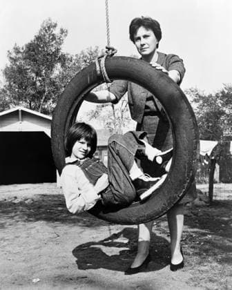 HARPER LEE (1926-2016). Nelle Harper Lee. American writer. Photographed with actress Mary Badham during the filming of To Kill a Mockingbird, c1961.  Copyright: xGRANGERx xGRANGERx 0621696