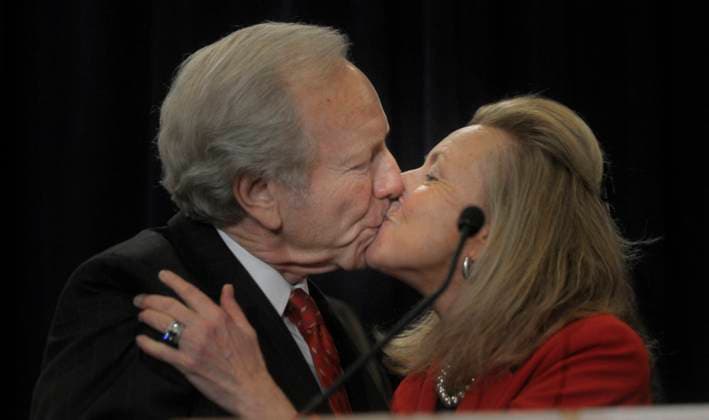 US-NEWS-LIEBERMAN-OBIT-7-HC U.S. Sen. Joe Lieberman, a Connecticut independent, and his wife, Hadassah Lieberman, right, embrace before Lieberman announced that he will not seek reelection in 2012 for the Senate during a news conference at the Stamford Marriott in Stamford, Connecticut, on Jan. 19, 2011. (Richard Messina Hartford Courant TNS) Stamford CT USA EDITORIAL USE ONLY Copyright: xx 106898693W RichardxMessinax krtphotoslive940169