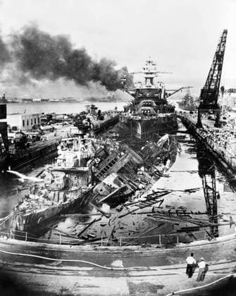 WWII: PEARL HARBOR, 1941. The wreckage of American destroyers USS Downes and USS Cassin at Pearl Harbor after the Japanese attack, 6 December 1941. Photograph, 1941.  Copyright: xGRANGERx xGRANGERx 0643360
