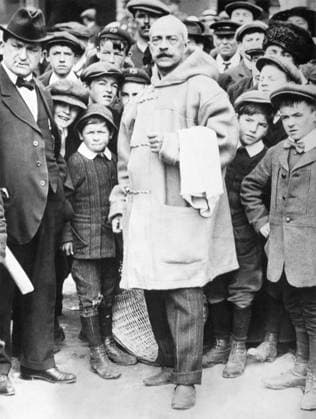 WWI: LUSITANIA, 1915. Cuban Consul General Julian De Ayala, wearing a borrowed coat, after being rescued, nearly naked, from the sinking of the RMS Lusitania. Photograph, May 1915.  Copyright: xGRANGERx xGRANGERx 0645801
