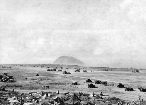 WWII: IWO JIMA, 1945. United States marines repairing Motoyama Airfield after its capture during the Battle of Iwo Jima; Mount Suribachi is visible in the distance. Photograph by Karl Thayer Soule, 1945.  Copyright: xGRANGERx xGRANGERx 0651630