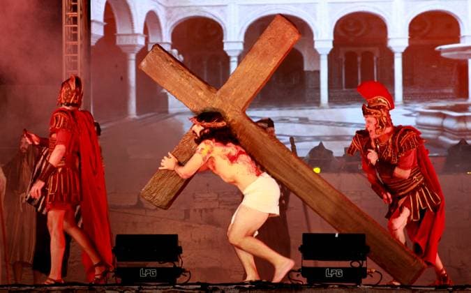 News Themen der Woche KW13 News Bilder des Tages RECORD DATE NOT STATED THE PASSION OF CHRIST IN LAPA IN THE CENTER OF RIO RIO DE JANEIRO (RJ) 03 29 2024 - AUTO DA PAIXAO DE CRISTO NA LAPA- This Good Friday, the Auto da Paixao de Cristo will be staged at Arcos da Lapa in the center of Rio de Janeiro. organized by the Episcopal Vicariate for Culture, in partnership with the Cultural Association of the Archdiocese of RJ, Fundacao Cesgranrio and support from the city hall, it was attended by Bishop Don Orani Tempesta. (Foto: Onofre Veras Thenews2 imago images) THE PASSION OF CHRIST IN LAPA IN THE CENTER OF RIO  Copyright: xPicasax