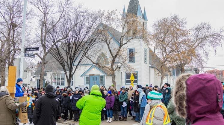 March 29, 2024, Edmonton, Canada: A crowd of devotees participates in The Way of the Cross procession through downtown Edmonton. Edmonton Canada - ZUMAs197 20240329_aaa_s197_234 Copyright: xRonxPalmerx