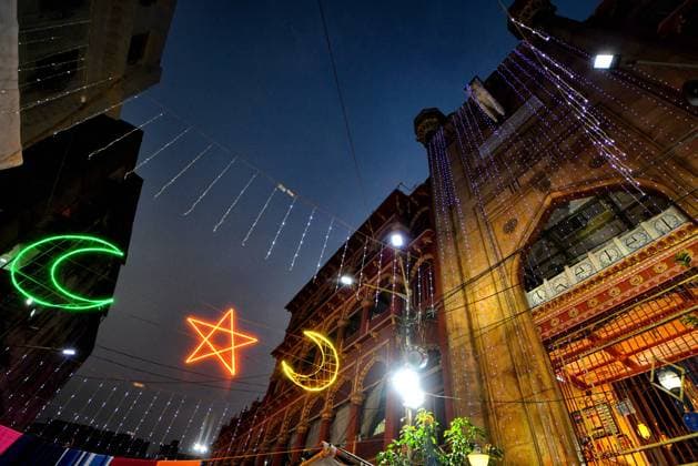 Iftar time at Nakhoda Mosque in Kolkata, India - 30 Mar 2024 Beautiful decoration of lights seen in front of the Principal Mosque of Kolkata during the Iftar time of Ramadan. Muslims around the world are required not to eat, drink and have sexual acts from dawn to dusk during the Holy Month of Ramadan. Kolkata India Copyright: xAvishekxDasx xSOPAxImagesx AVDnakhoda24m