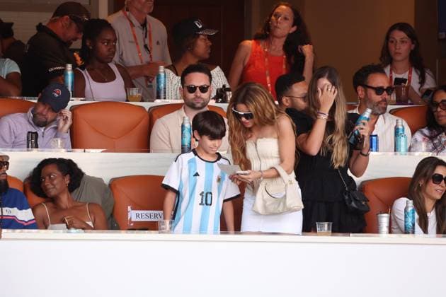 MIAMI GARDENS, FLORIDA - MARCH 31: Colombian Singer Shakira watches from the VIP Suites Jannik Sinner from Italy defeat Grigor Dimitrov from Bulgaria in the men s single finals of 2024 Miami Open at Hard Rock Stadium on March 31, 2024 in Miami Gardens, Florida....People: Shakira Miami Gardens United States Of America - ZUMAs214 20240331_aba_s214_032 Copyright: xSMGx