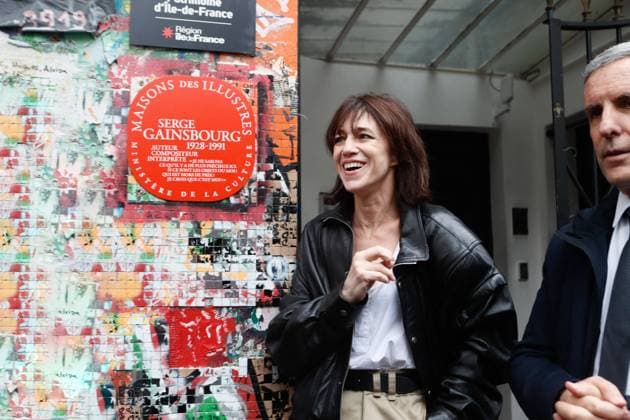 Bilder des Jahres 2024, Entertainment 04 April Entertainment Themen der Woche KW14 Charlotte Gainsbourg lors de la cÃ rÃ monie de dÃ voilement de la plaque Maison des Illustres de la Maison Gainsbourg Ã Paris Charlotte Gainsbourg lors de la cÃ rÃ monie de dÃ voilement de la plaque Maison des Illustres de la Maison Gainsbourg Ã Paris, France, le 2 avril 2024. Christophe Clovis Bestimage Ceremony of unveiling of the Maison des Illustres plaque of the Gainsbourg Maison in Paris, France, on April 2, 2024. Paris France  Copyright: xChristophexClovisx xBestimagexChristophexClovisx xBestimagex