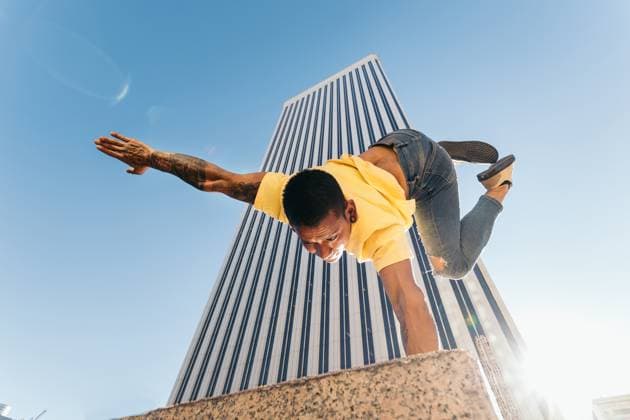 froschperspektive,handstand,breakdance,tänzer,flachwinkelansicht,perspektive,von unten ** worm s eye view,hand stand,breakdancing,dancer,low angle shot,handstands,breakdancer,breakdancers,dancers 539-lt9 ,model released, Symbolfoto